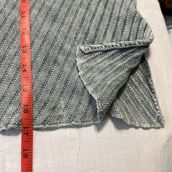 Mustard Seed Gray Cropped Ribbed Sweater Size M - Picture 9 of 9